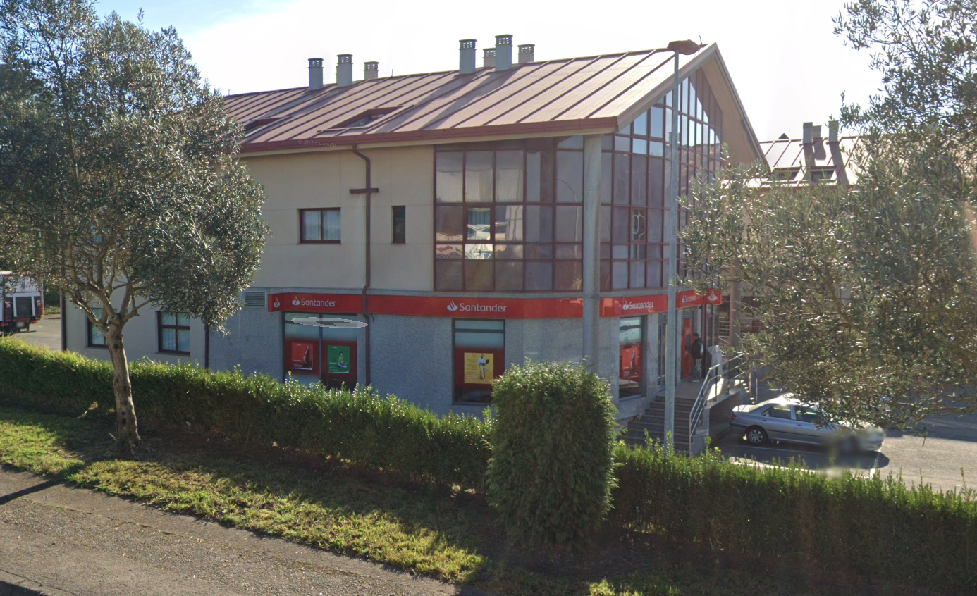 Le máis sobre o artigo A corporación de Bergondo únese nunha moción institucional para frear o peche da sucursal do Banco Santander no polígono