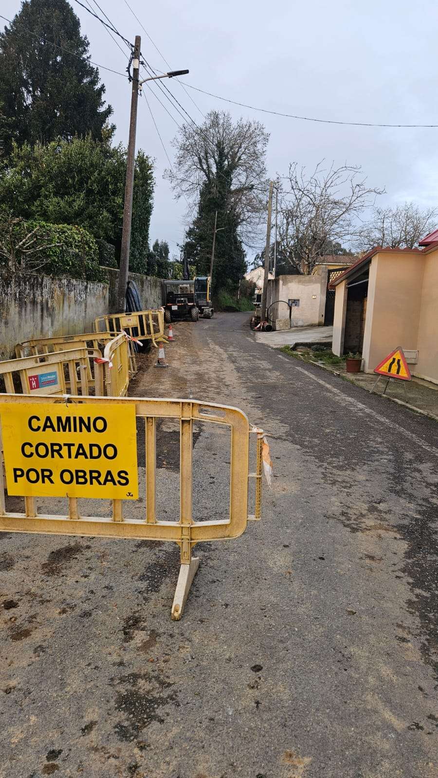 Le máis sobre o artigo En marcha as obras para renovar a rede de pluviais en Sobre a Igrexa (Guísamo)